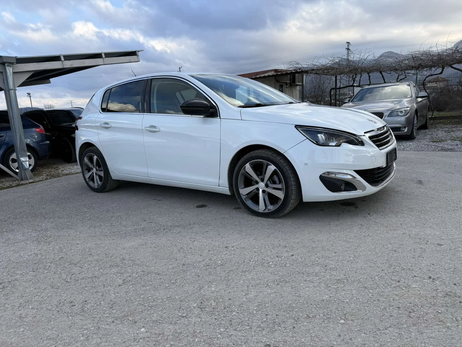 Peugeot 308 1.2i 131kc КОЖА - изображение 2
