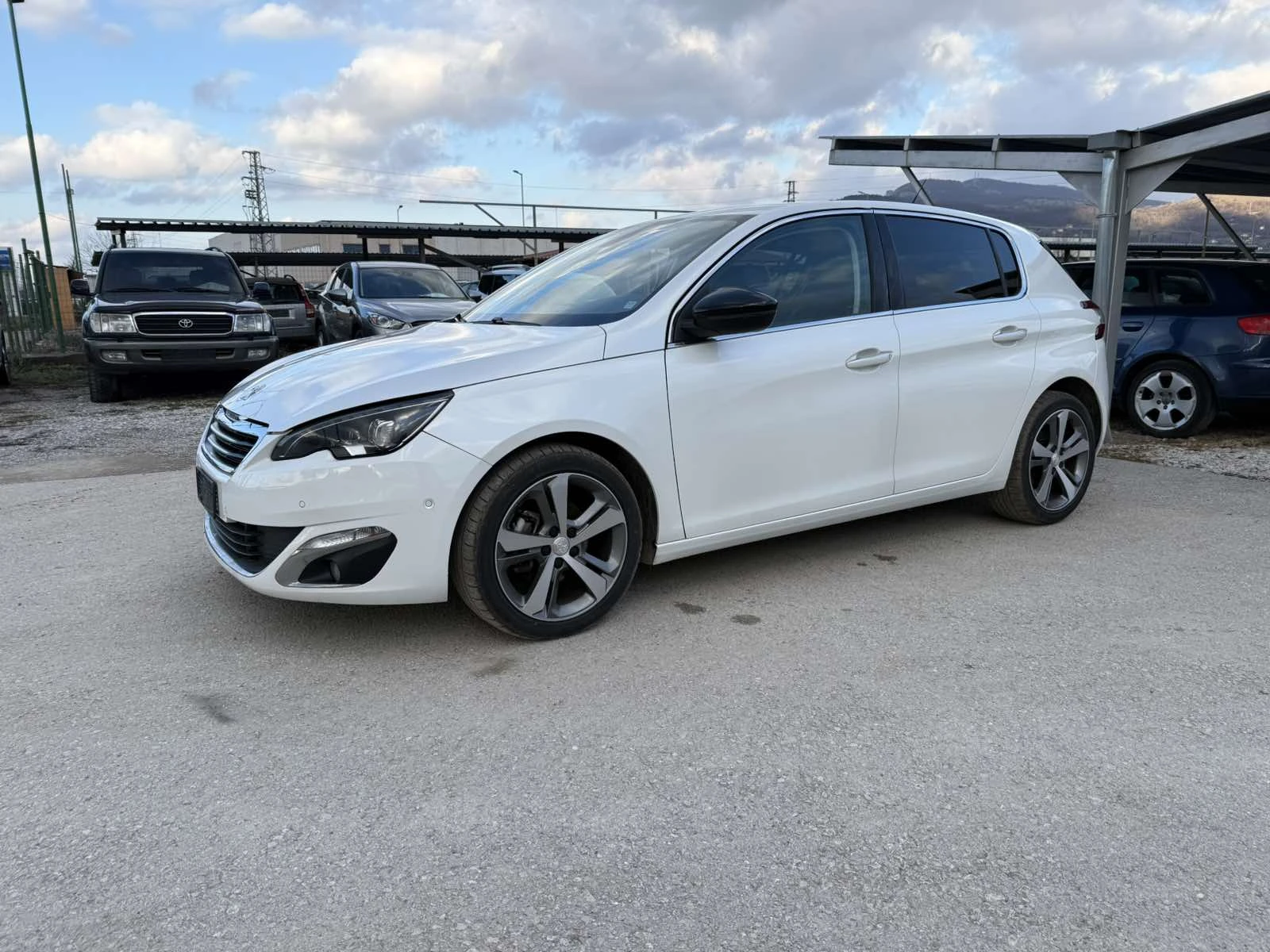 Peugeot 308 1.2i 131kc КОЖА - изображение 4