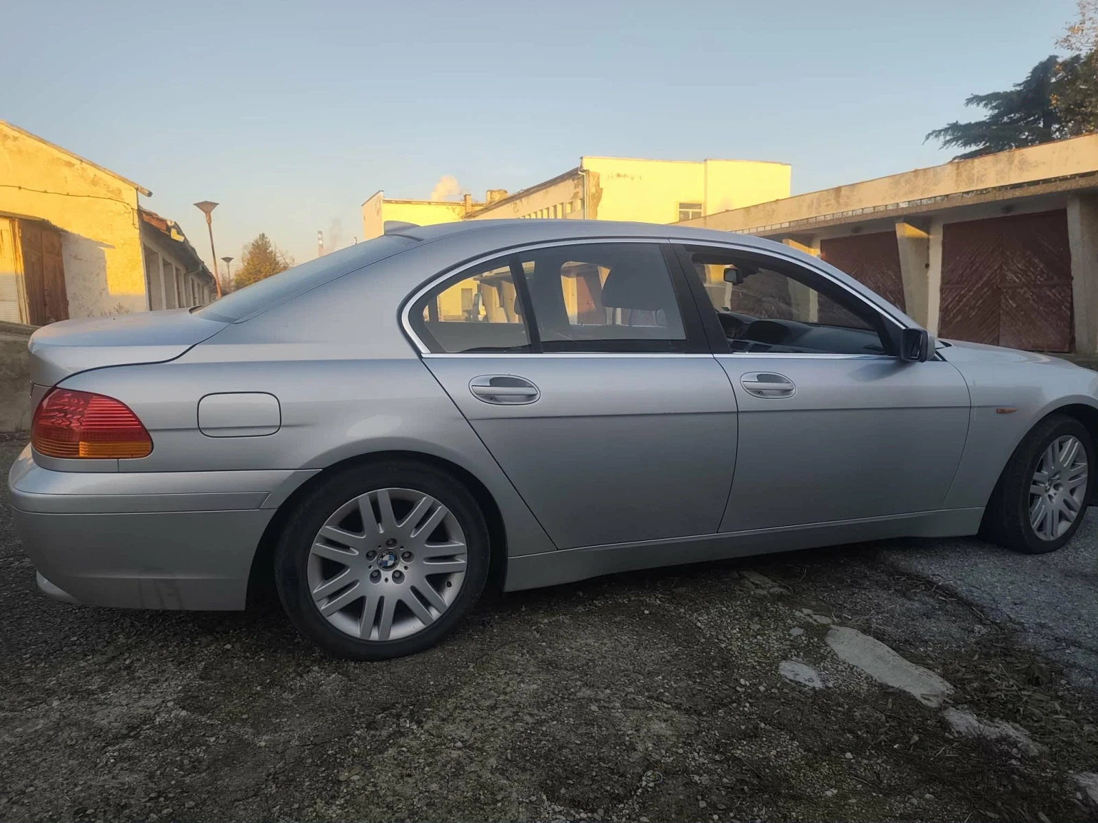 BMW 735  - изображение 2