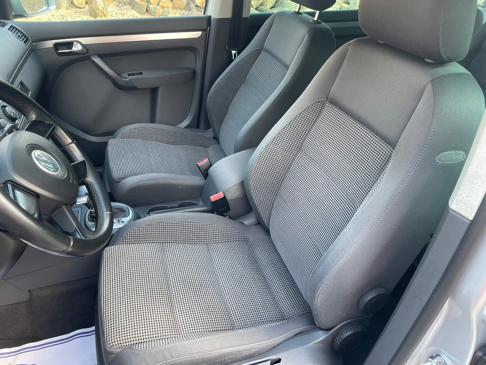 VW Touran, снимка 12 - Автомобили и джипове - 53876521