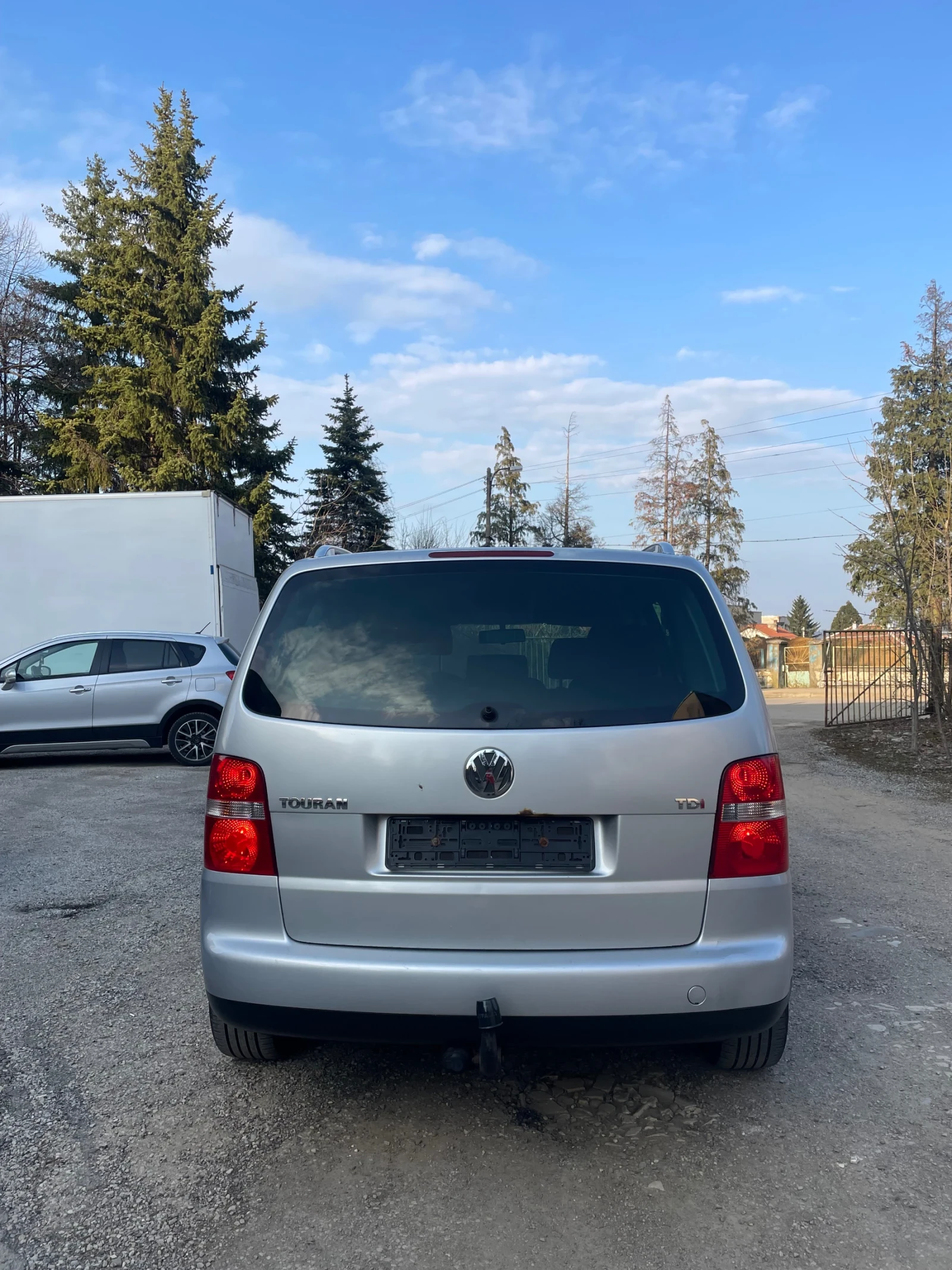 VW Touran, снимка 4 - Автомобили и джипове - 53876521