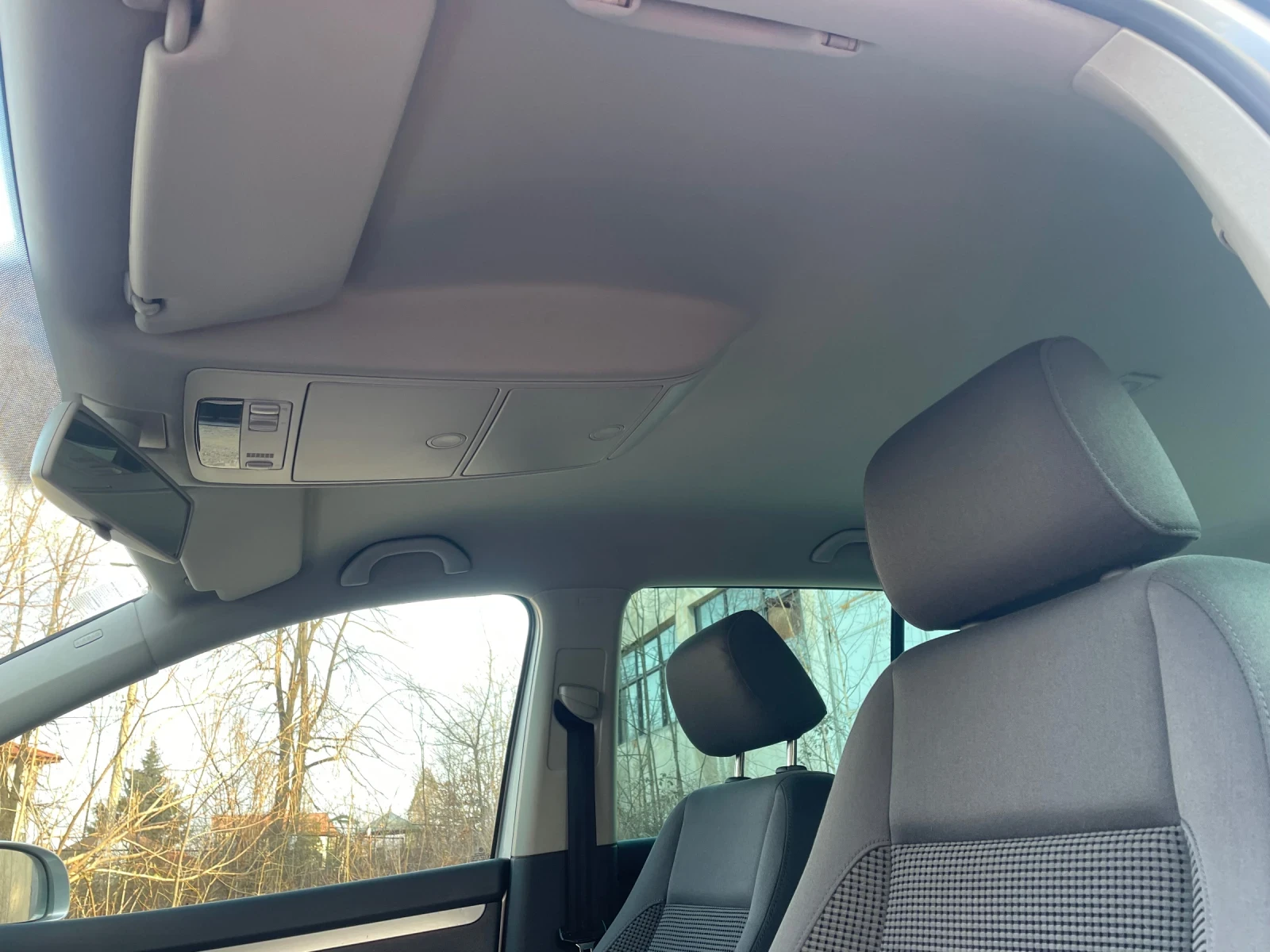 VW Touran, снимка 11 - Автомобили и джипове - 53876521