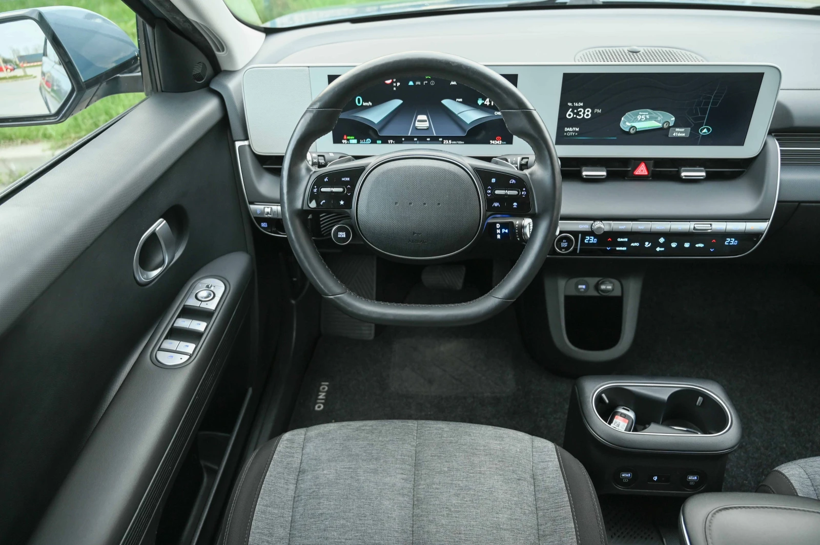 Hyundai Ioniq 5 77.4kWhDynamiqКАМЕРА* ДИСТ* MATRIX, снимка 9 - Автомобили и джипове - 54264094