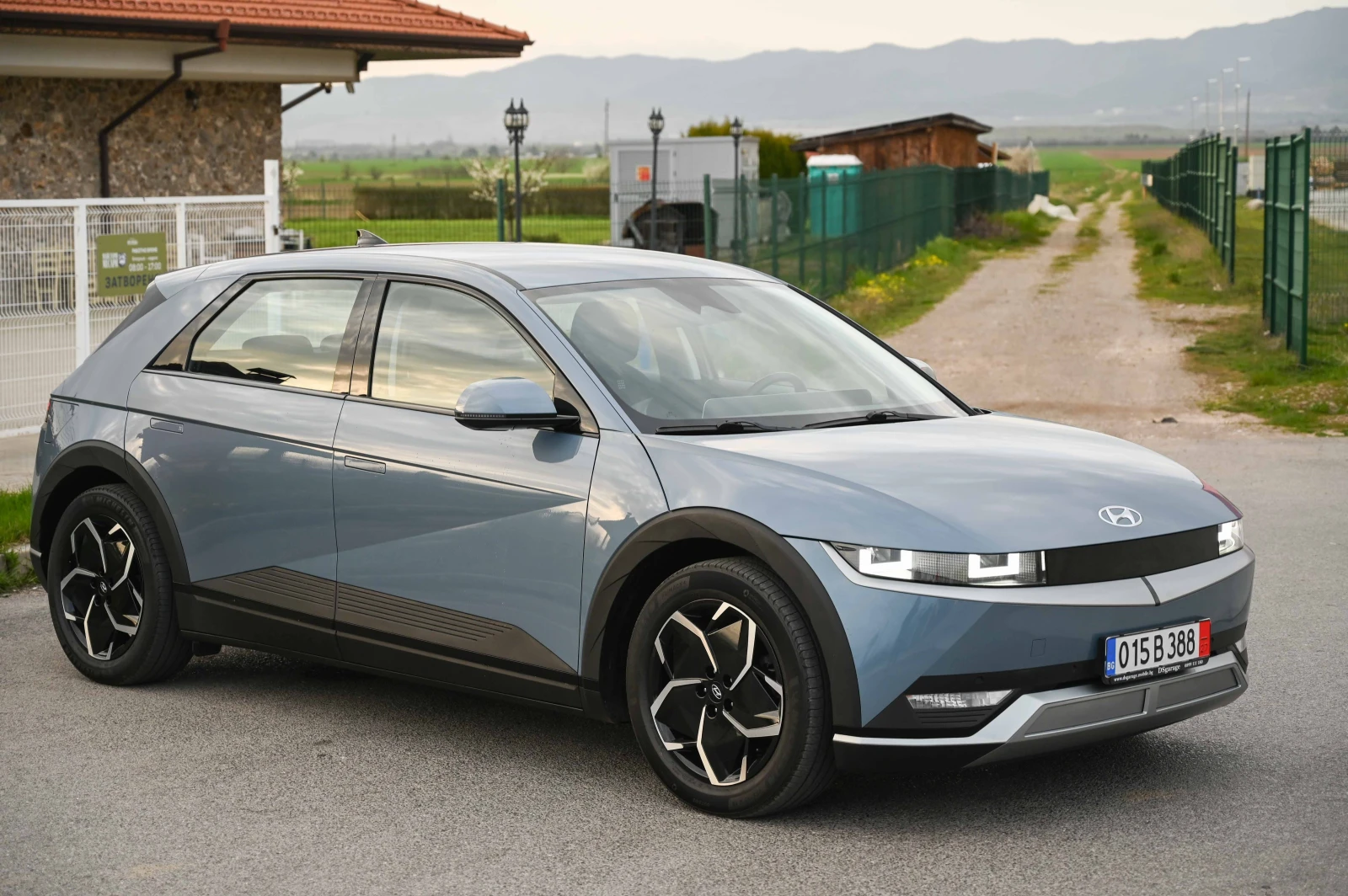 Hyundai Ioniq 5 77.4kWhDynamiqКАМЕРА* ДИСТ* MATRIX, снимка 4 - Автомобили и джипове - 54264094