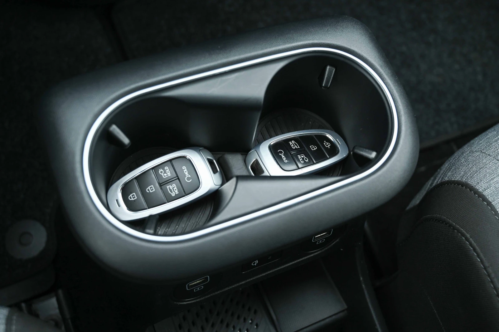 Hyundai Ioniq 5 77.4kWhDynamiqКАМЕРА* ДИСТ* MATRIX, снимка 15 - Автомобили и джипове - 54264094