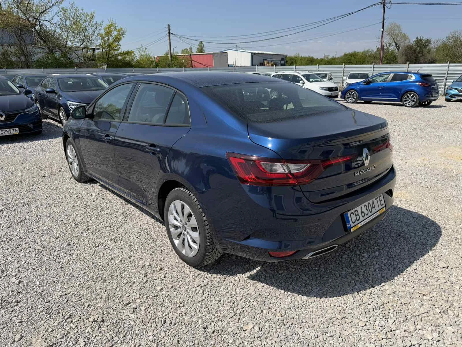 Renault Megane 1.3TCe Sedan 140k.c., снимка 6 - Автомобили и джипове - 54358516