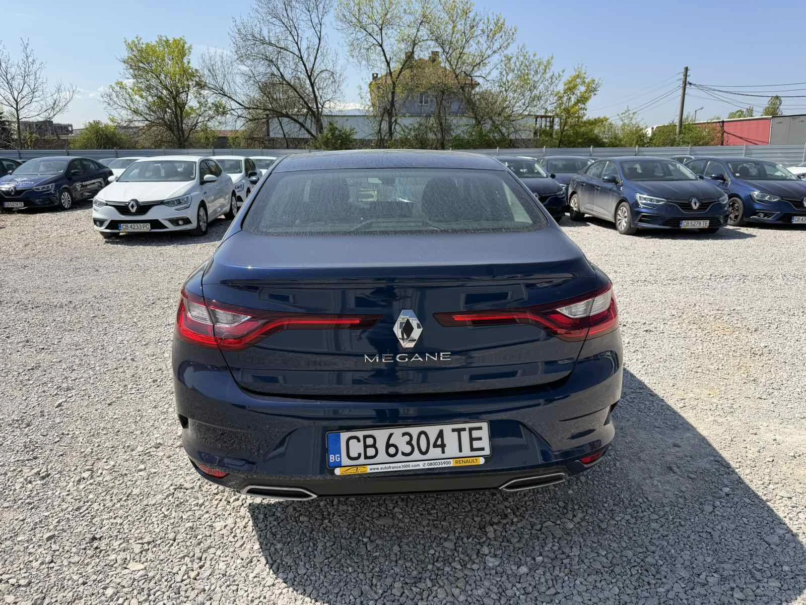 Renault Megane 1.3TCe Sedan 140k.c., снимка 5 - Автомобили и джипове - 54358516