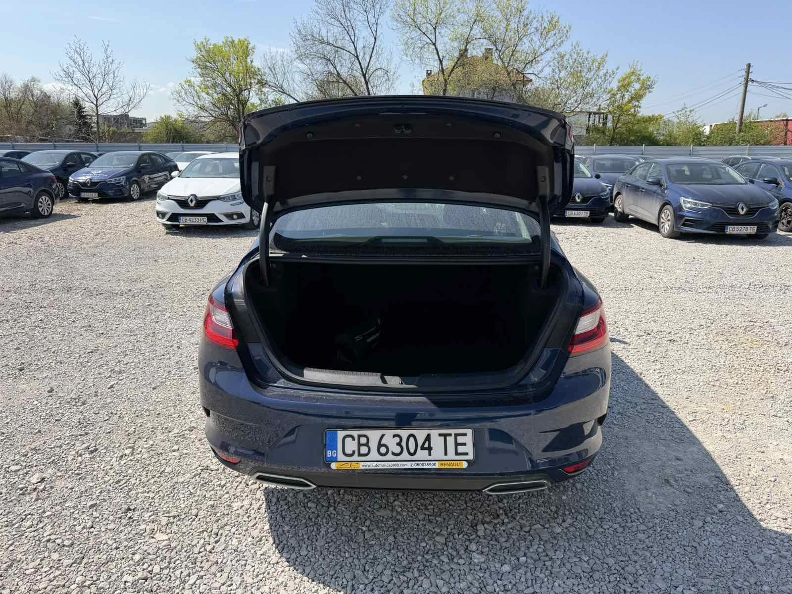 Renault Megane 1.3TCe Sedan 140k.c., снимка 7 - Автомобили и джипове - 54358516