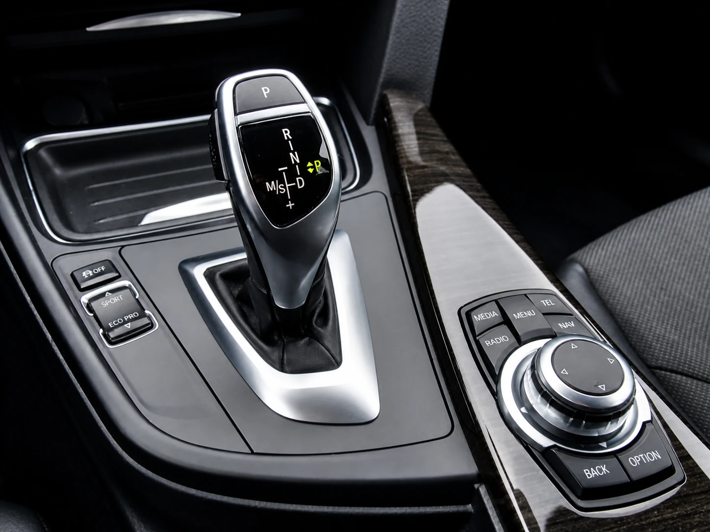BMW 330 Modern line, снимка 6 - Автомобили и джипове - 54988940