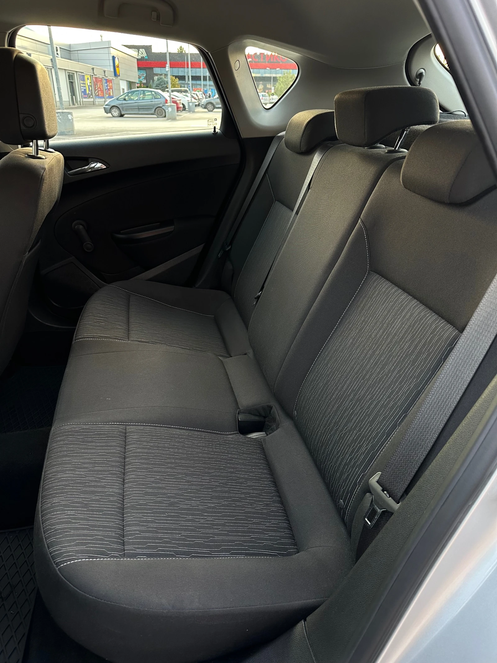 Opel Astra, снимка 8 - Автомобили и джипове - 54990070