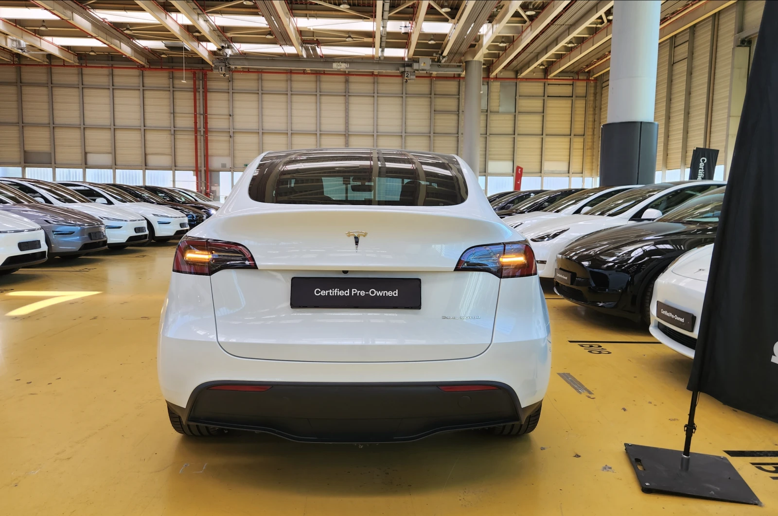 Tesla Model Y ПЪЛНА ГАРАНЦИЯ, снимка 2 - Автомобили и джипове - 55147381