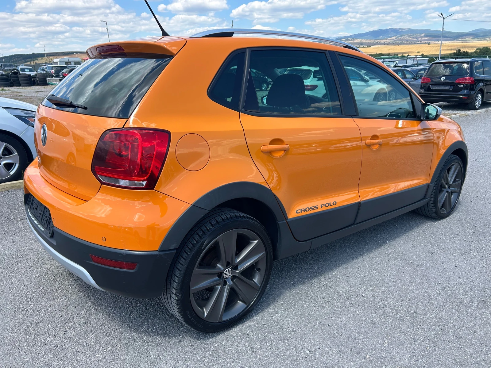 VW Polo 1.6TDI/CROSS, снимка 5 - Автомобили и джипове - 55233695