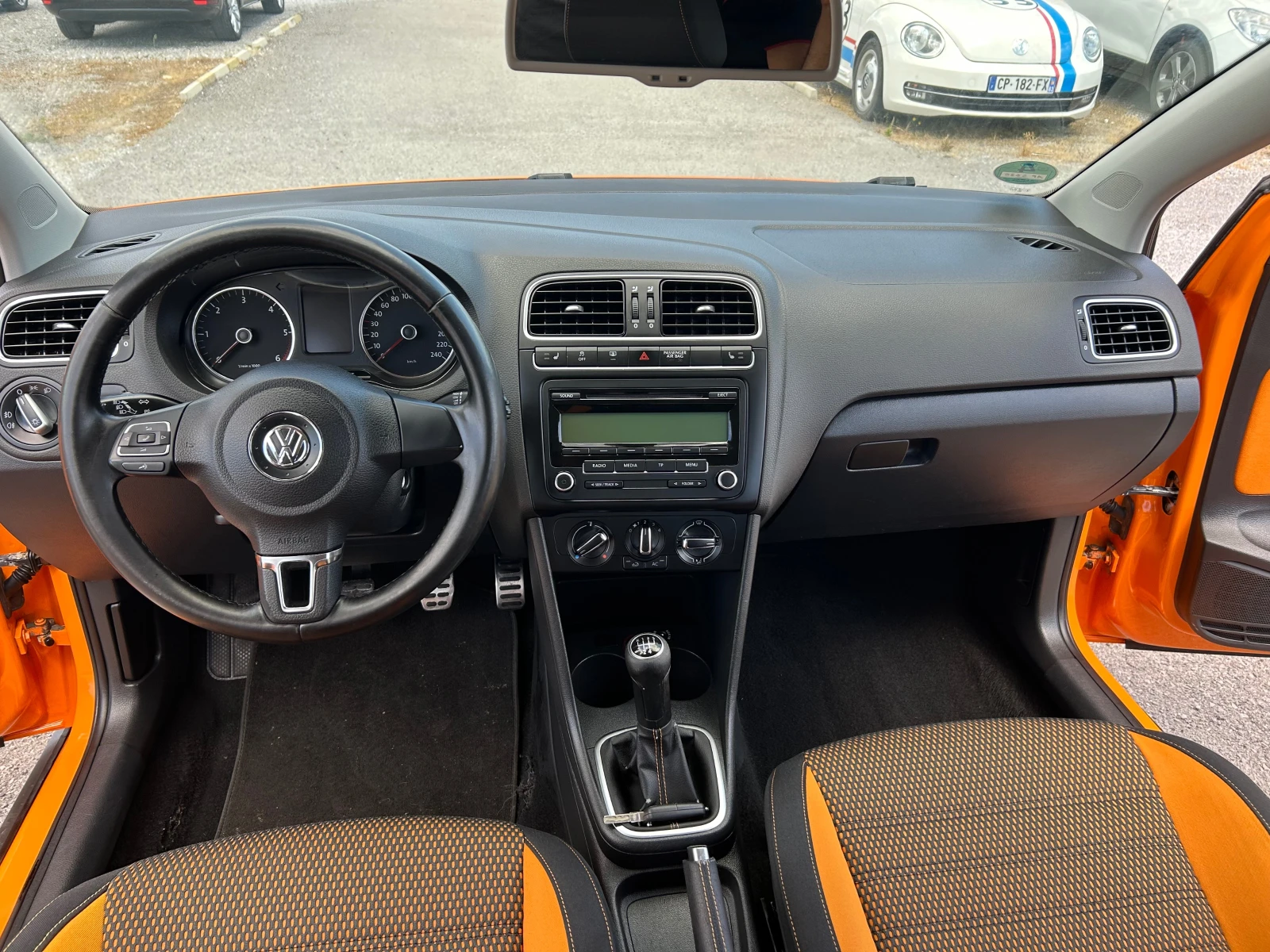 VW Polo 1.6TDI/CROSS, снимка 11 - Автомобили и джипове - 55233695