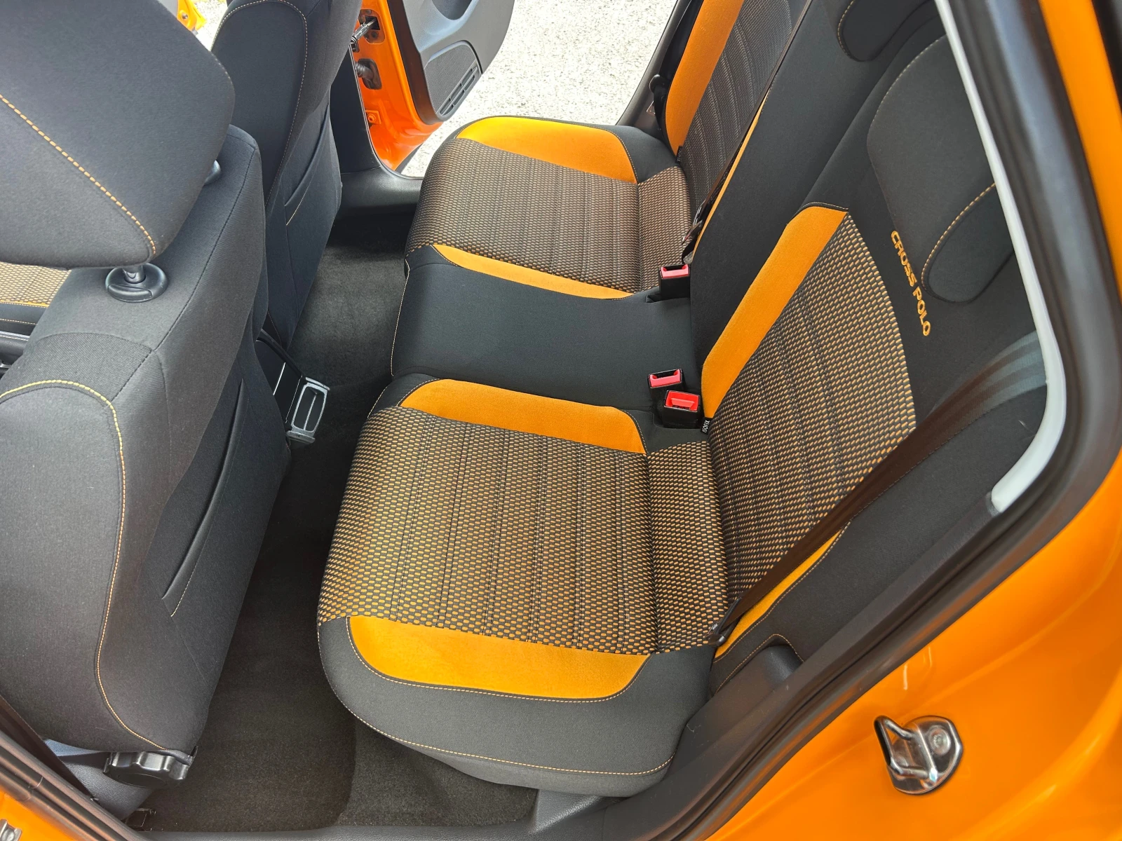 VW Polo 1.6TDI/CROSS, снимка 9 - Автомобили и джипове - 55233695