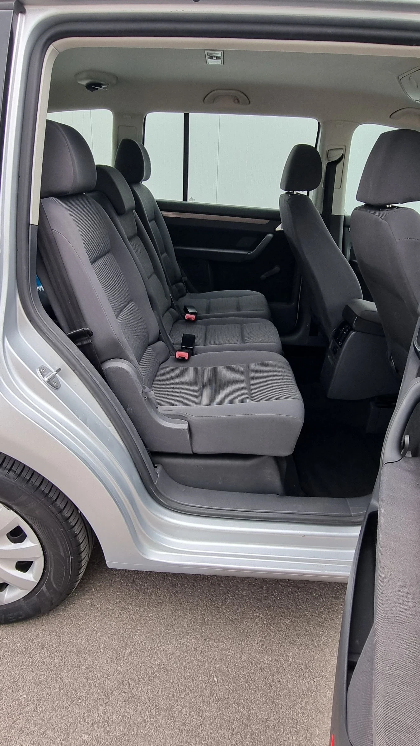VW Touran 1.9TDI  7 Места! Печка! 6 Скорости ТОП СЪСТОЯНИЕ, снимка 9 - Автомобили и джипове - 55237356