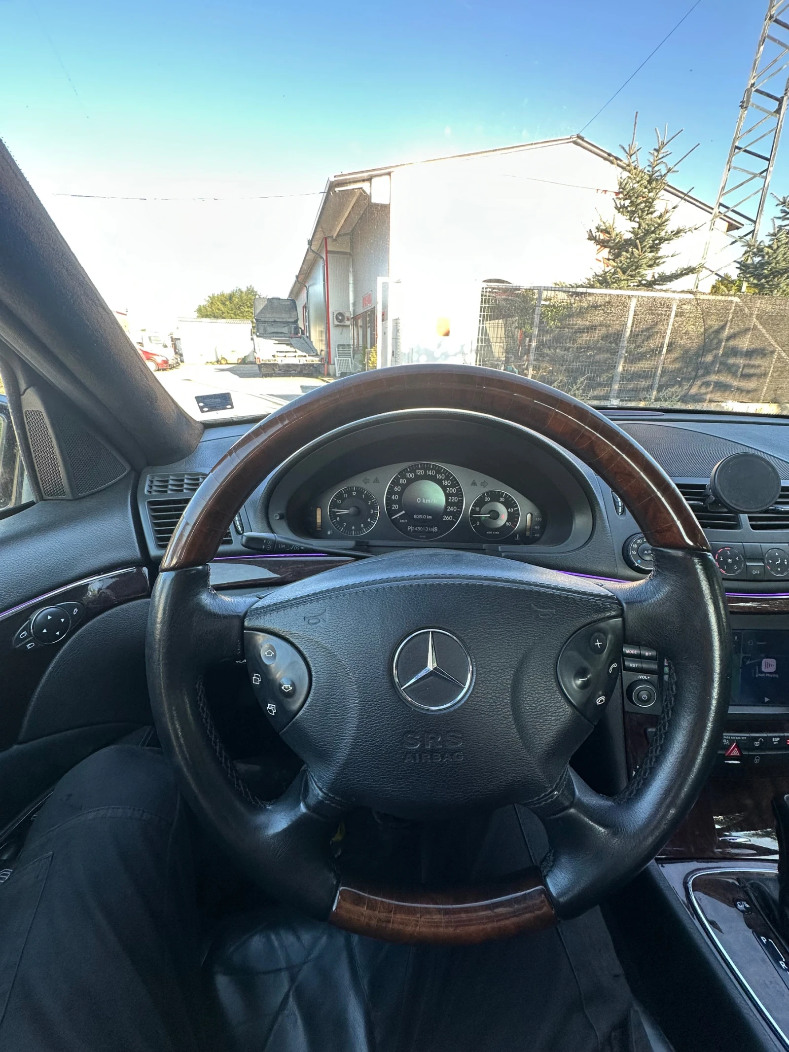 Mercedes-Benz E 320 4 Matic/ Пълна сервизна история, снимка 8 - Автомобили и джипове - 55682358