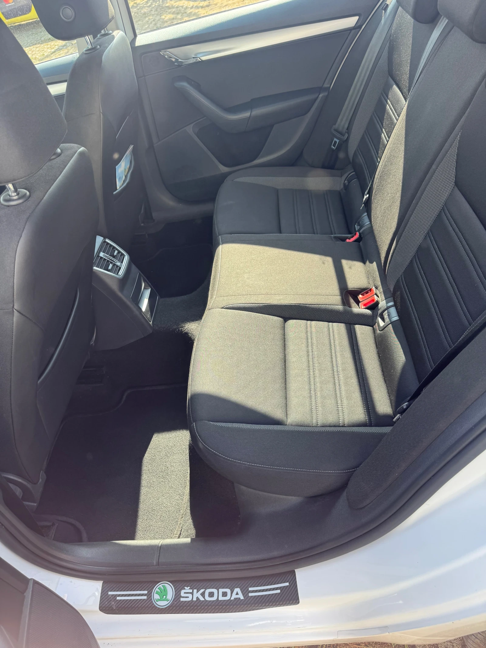 Skoda Octavia Octavia 1.6 TDI, снимка 8 - Автомобили и джипове - 56196998