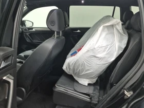 VW Tiguan SEL R-LINE * 4WD * CARFAX * , снимка 11