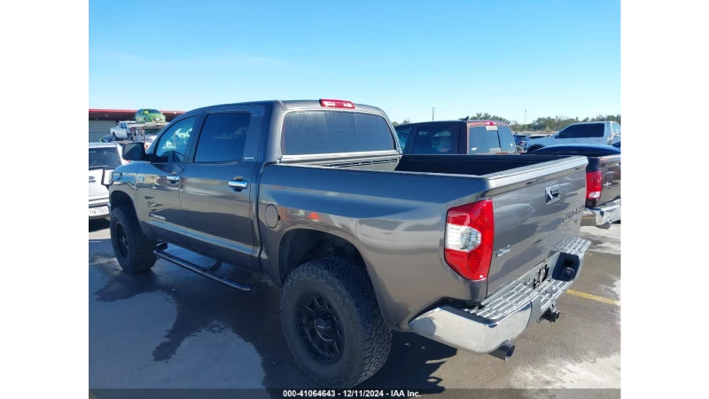 Toyota Tundra LIMITED* 4X4* 5.7 V8* ПЪЛНА СЕРВИЗНА, снимка 4 - Автомобили и джипове - 48709768