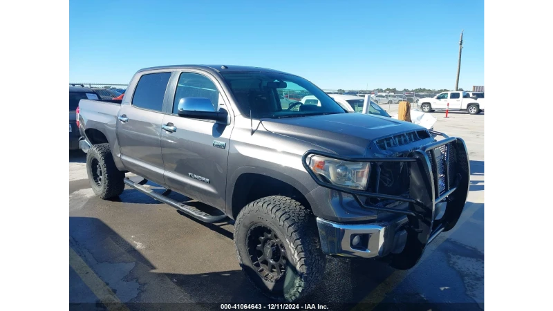 Toyota Tundra LIMITED* 4X4* 5.7 V8* ПЪЛНА СЕРВИЗНА, снимка 1 - Автомобили и джипове - 48709768