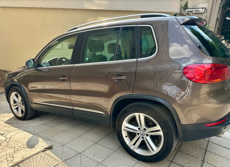 VW Tiguan, снимка 3 - Автомобили и джипове - 52680633