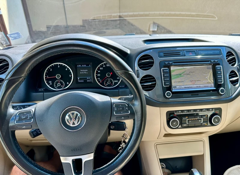 VW Tiguan, снимка 5 - Автомобили и джипове - 52680633