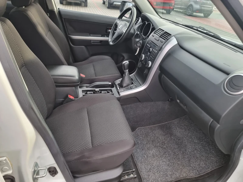 Suzuki Grand vitara 1.9 DDIS, снимка 11 - Автомобили и джипове - 53240918
