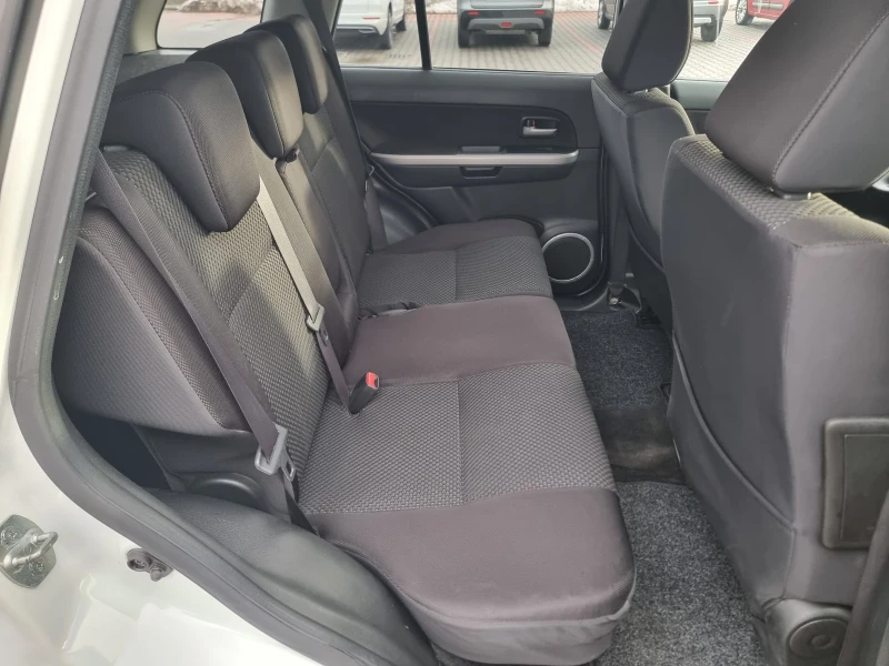 Suzuki Grand vitara 1.9 DDIS, снимка 13 - Автомобили и джипове - 53240918
