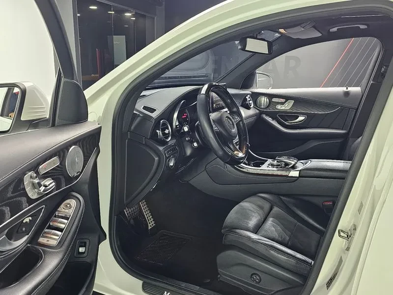 Mercedes-Benz GLC 250 D 4Matic Coupe, снимка 10 - Автомобили и джипове - 55750696