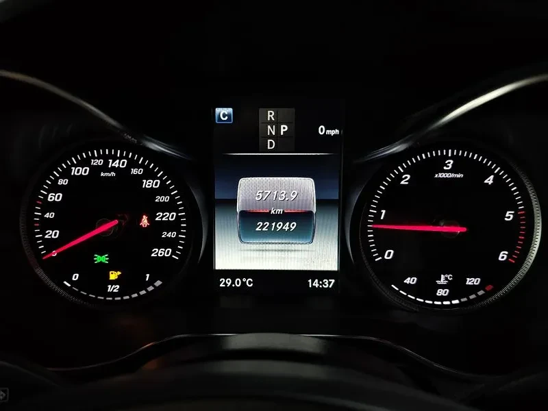 Mercedes-Benz GLC 250 D 4Matic Coupe, снимка 8 - Автомобили и джипове - 55750696