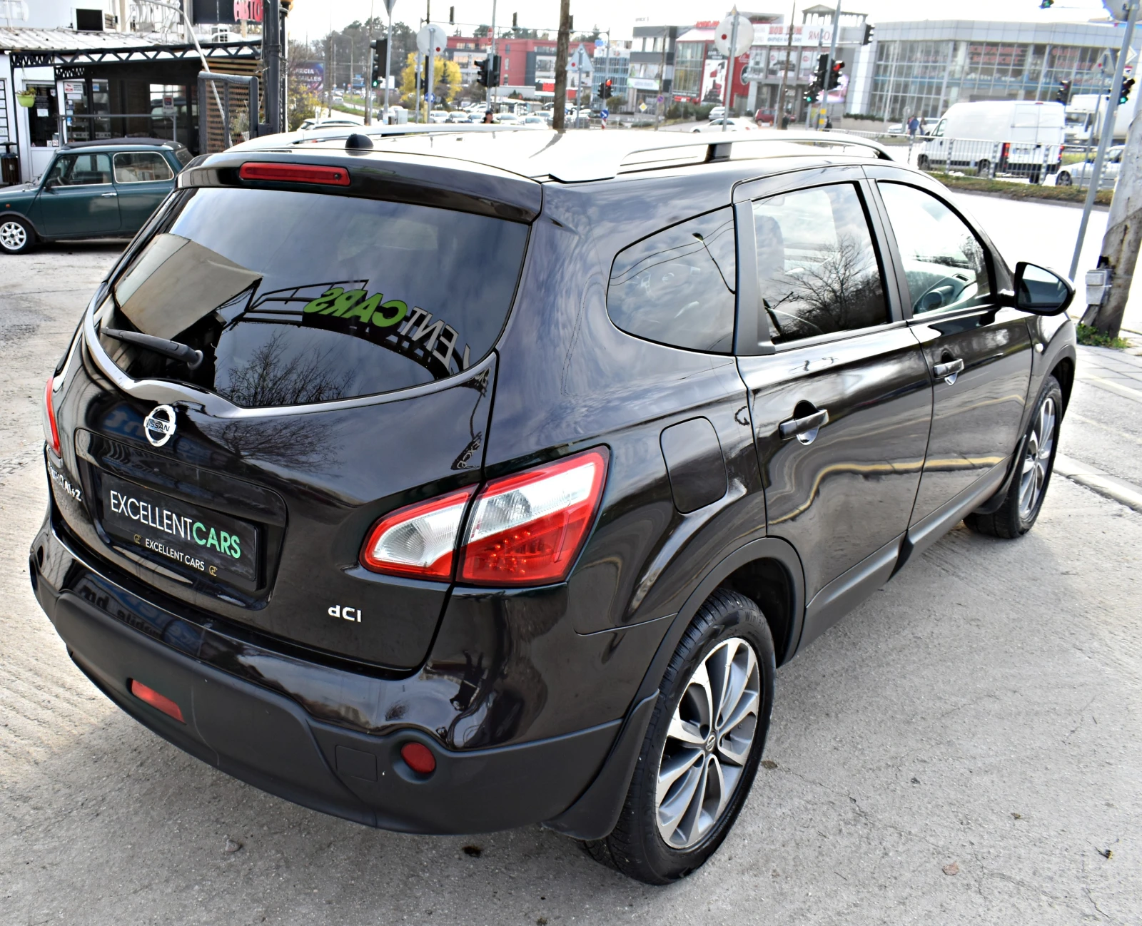 Nissan Qashqai 2.0D* 4x4* 6+ 1* AUTOMAT* CAMERA* BOSE* PANORAMA - изображение 4