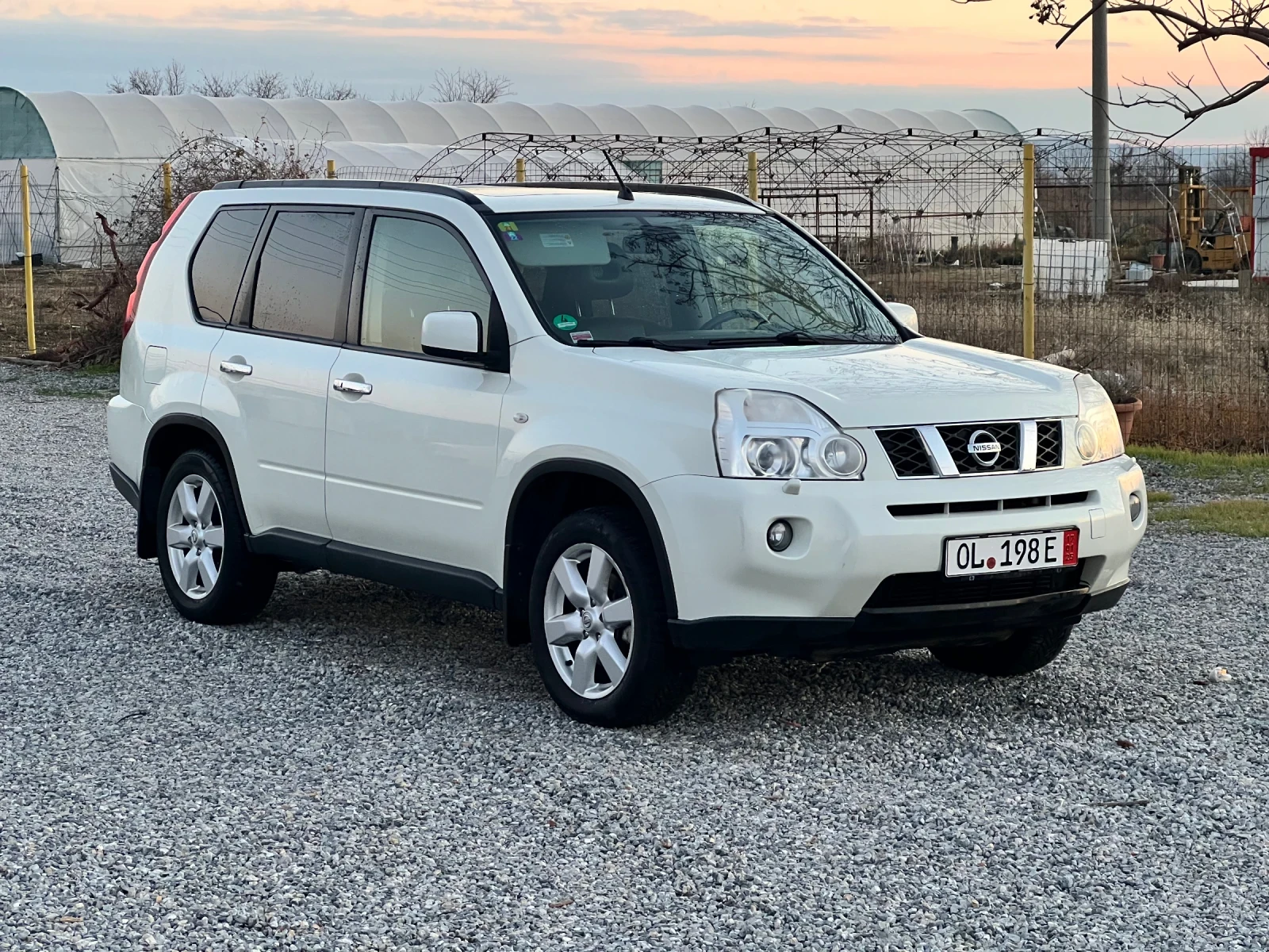 Nissan X-trail БЯЛА ПЕРЛА, КЕЙЛЕС, ПАНОРАМА - [1] 