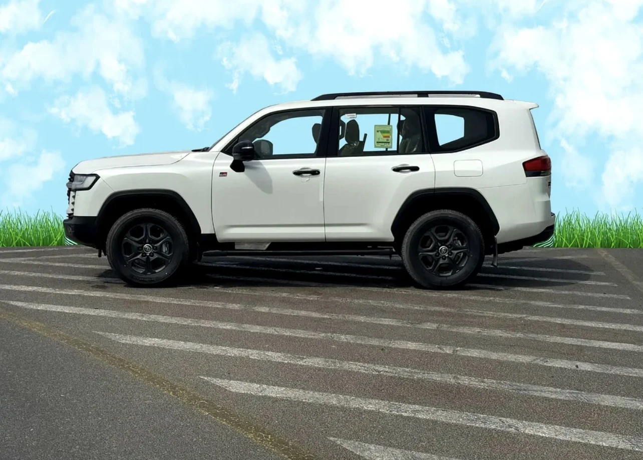 Toyota Land cruiser Land Cruiser 300GR Sport / 0km 3.3L V6 Twin Turbo  | Mobile.bg � ����������� 2