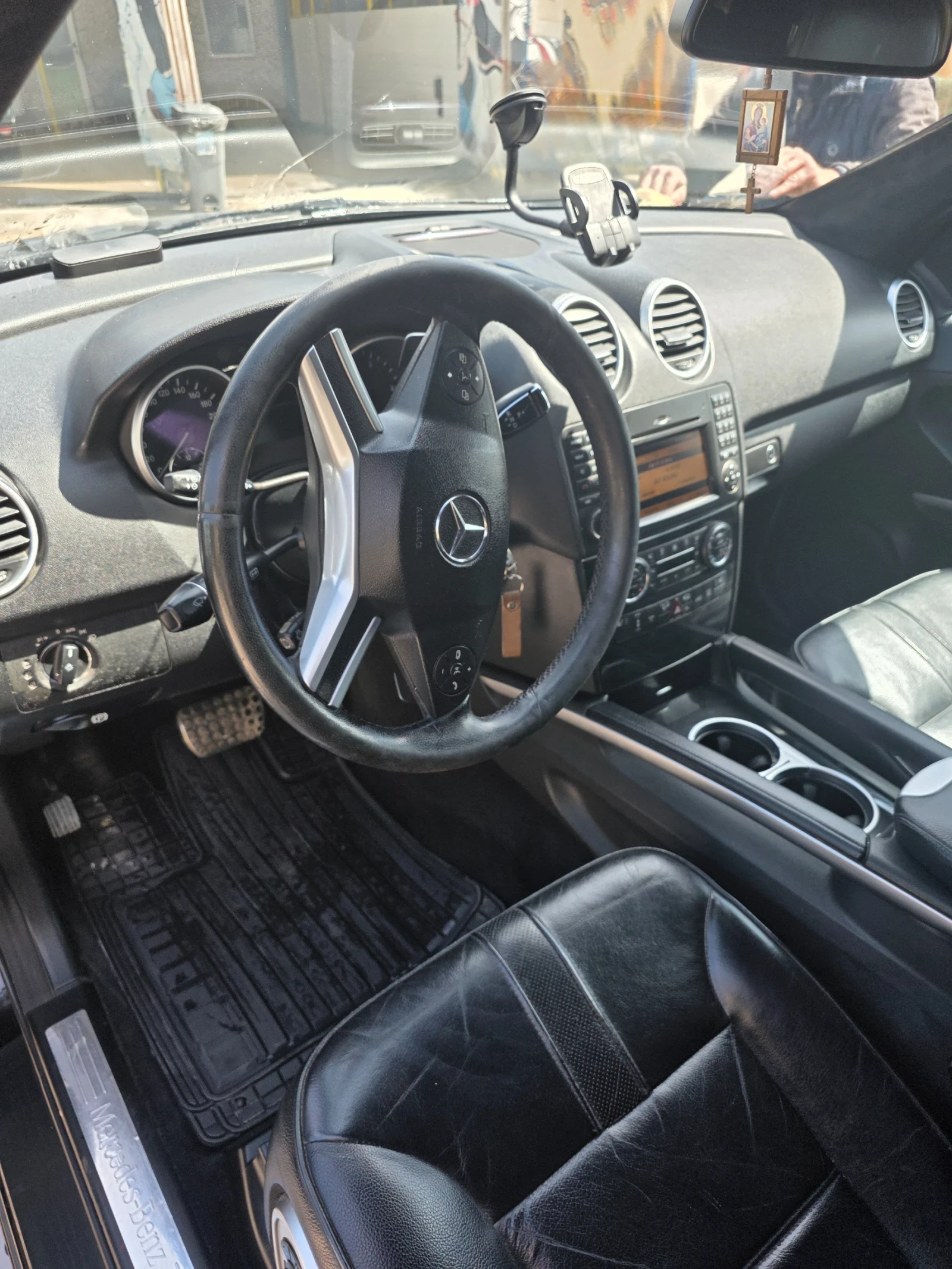 Mercedes-Benz ML 320, снимка 4 - Автомобили и джипове - 54218210