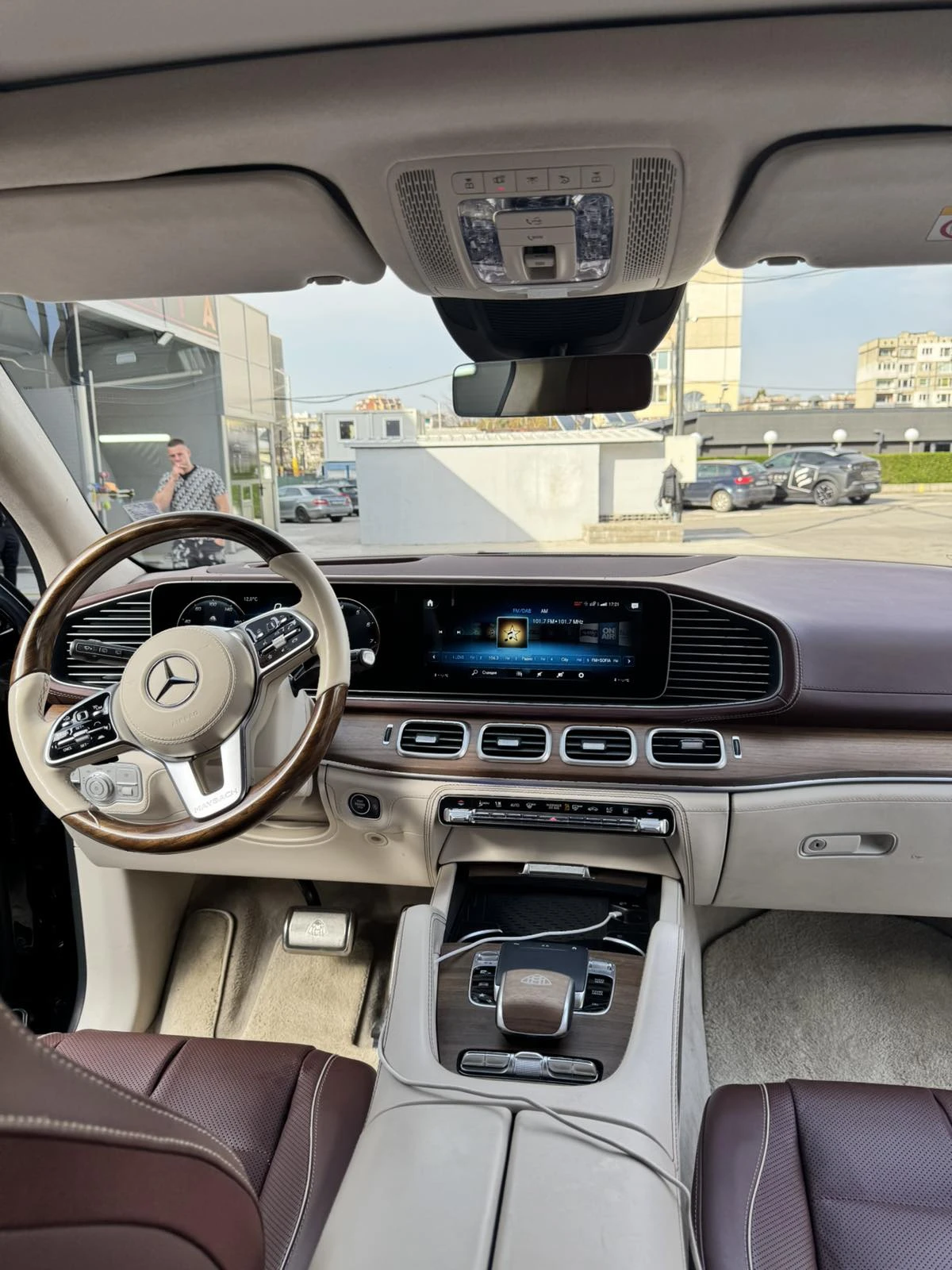 Mercedes-Benz GLS 600 Maybach, снимка 15 - Автомобили и джипове - 55297145