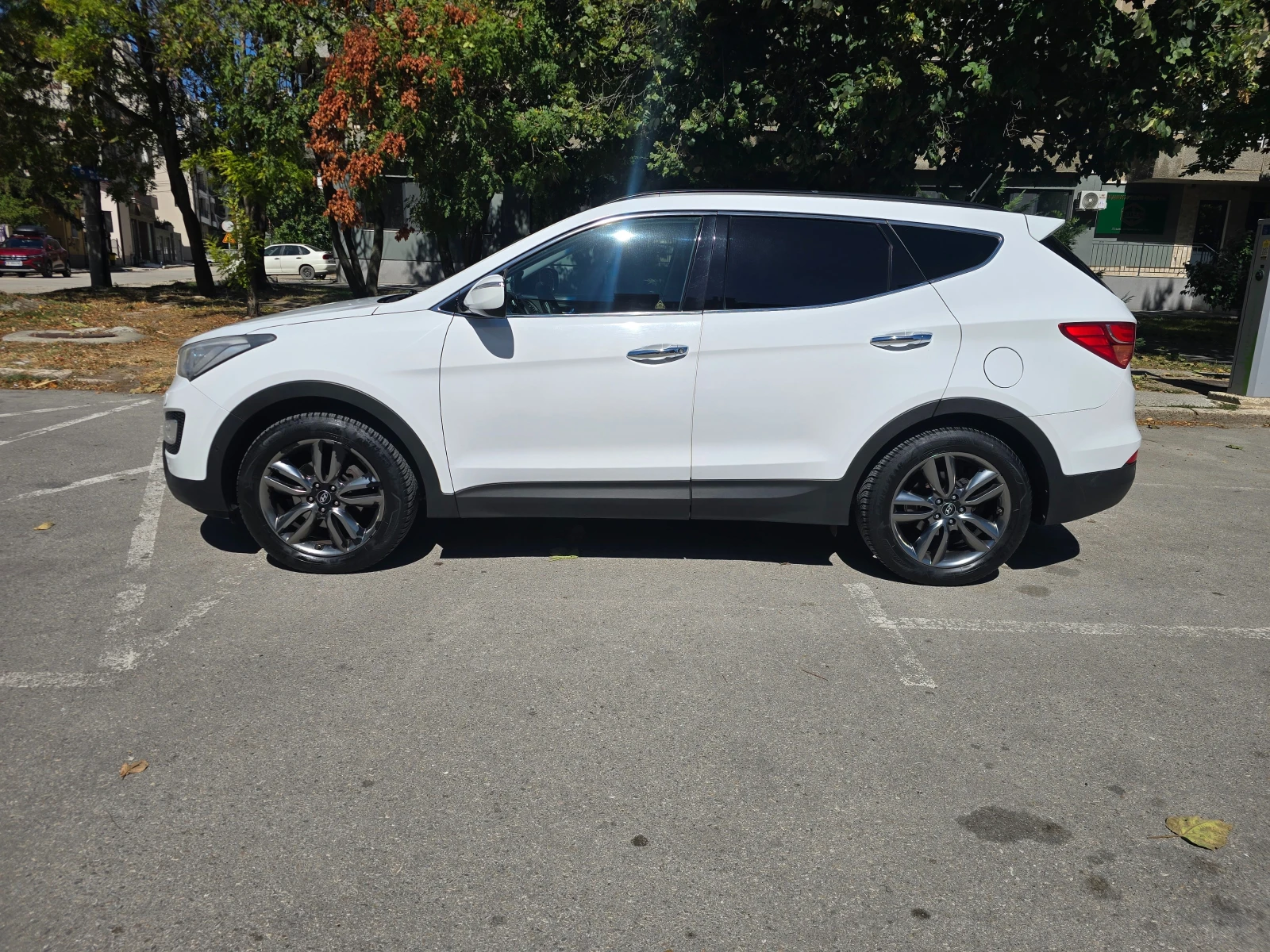 Hyundai Santa fe 4WD AUTOMATIC   PANORAMA   7 МЕСТА   КОЖА   SELF P, снимка 2 - Автомобили и джипове - 56161677