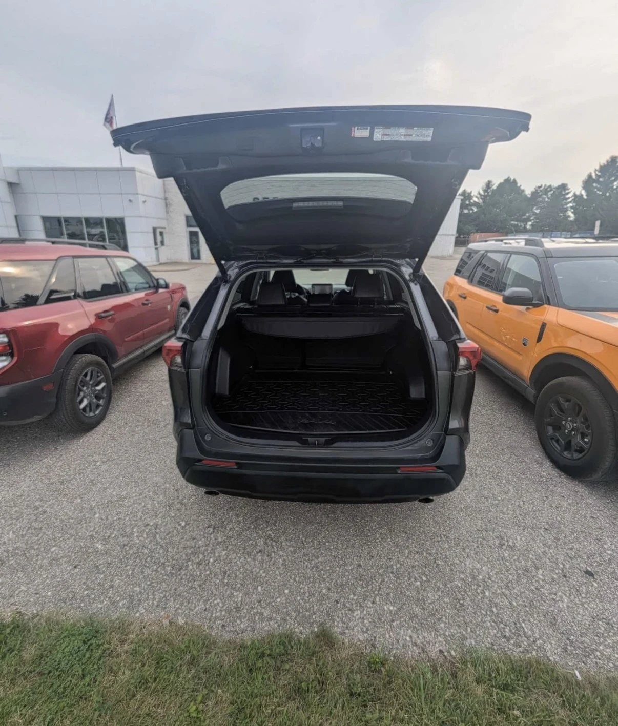 Toyota Rav4 AWD * КОЖА * ШИБИДАХ * БЕЗ ИНЦИДЕНТИ * , снимка 4 - Автомобили и джипове - 55662402