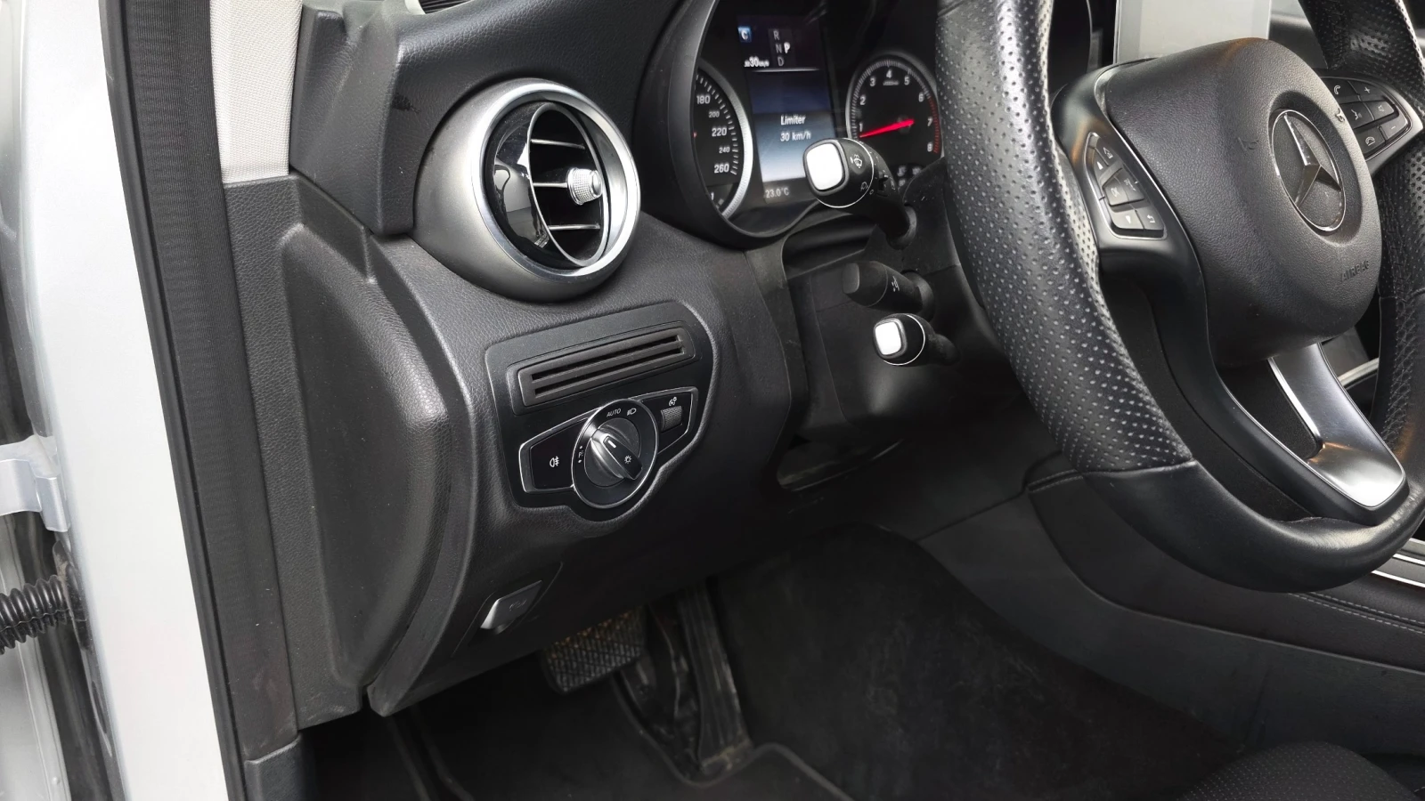 Mercedes-Benz GLC GLC300 4MATIC | Кожа | Memory | LED, снимка 13 - Автомобили и джипове - 55664125