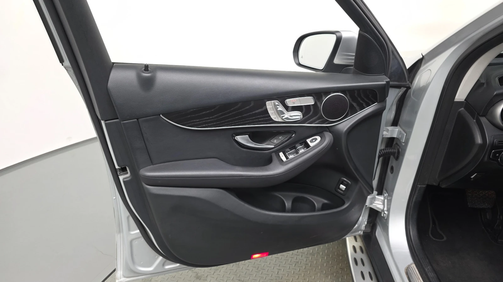 Mercedes-Benz GLC GLC300 4MATIC | Кожа | Memory | LED, снимка 8 - Автомобили и джипове - 55664125