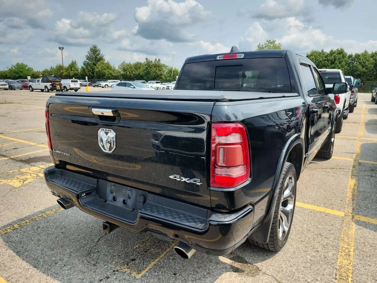 Dodge RAM 1500 LIMITED * 4x4 5.7 V8 * ОБДУХВАНЕ ОТЗАД * CARFAX * , снимка 3 - Автомобили и джипове - 55773566
