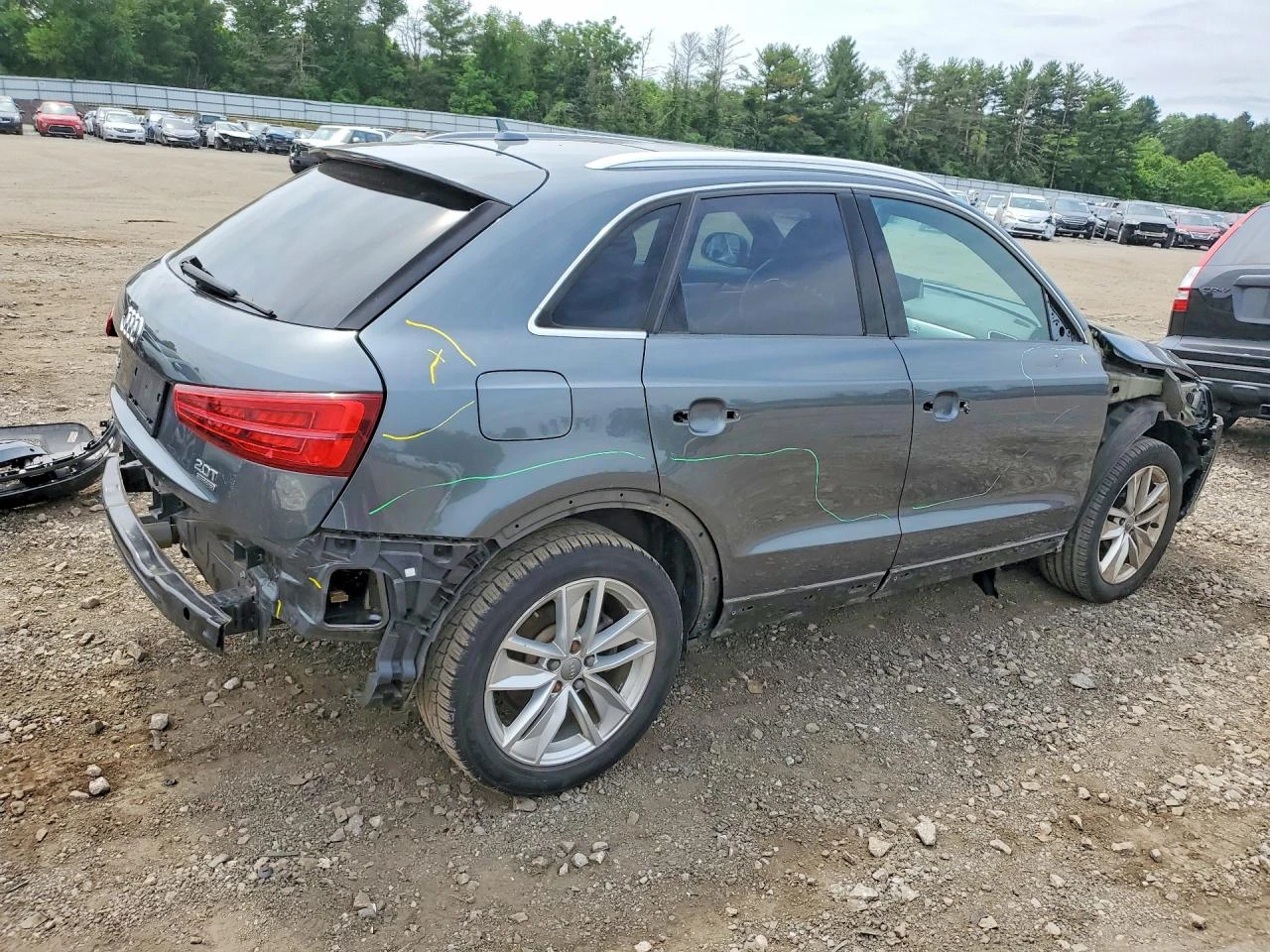 Audi Q3 2.0l Premium Plus, снимка 3 - Автомобили и джипове - 55877227