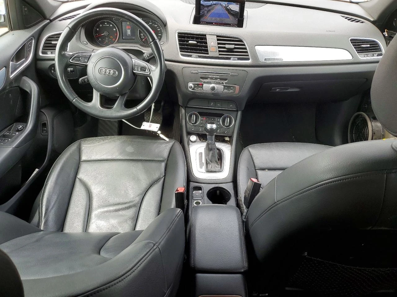 Audi Q3 2.0l Premium Plus, снимка 8 - Автомобили и джипове - 55877227