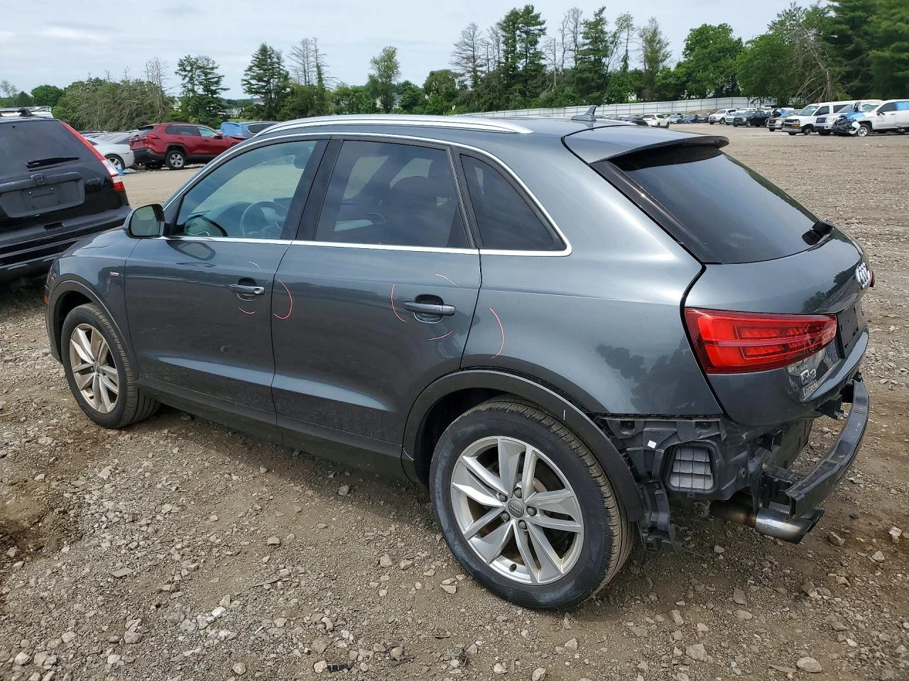 Audi Q3 2.0l Premium Plus, снимка 2 - Автомобили и джипове - 55877227