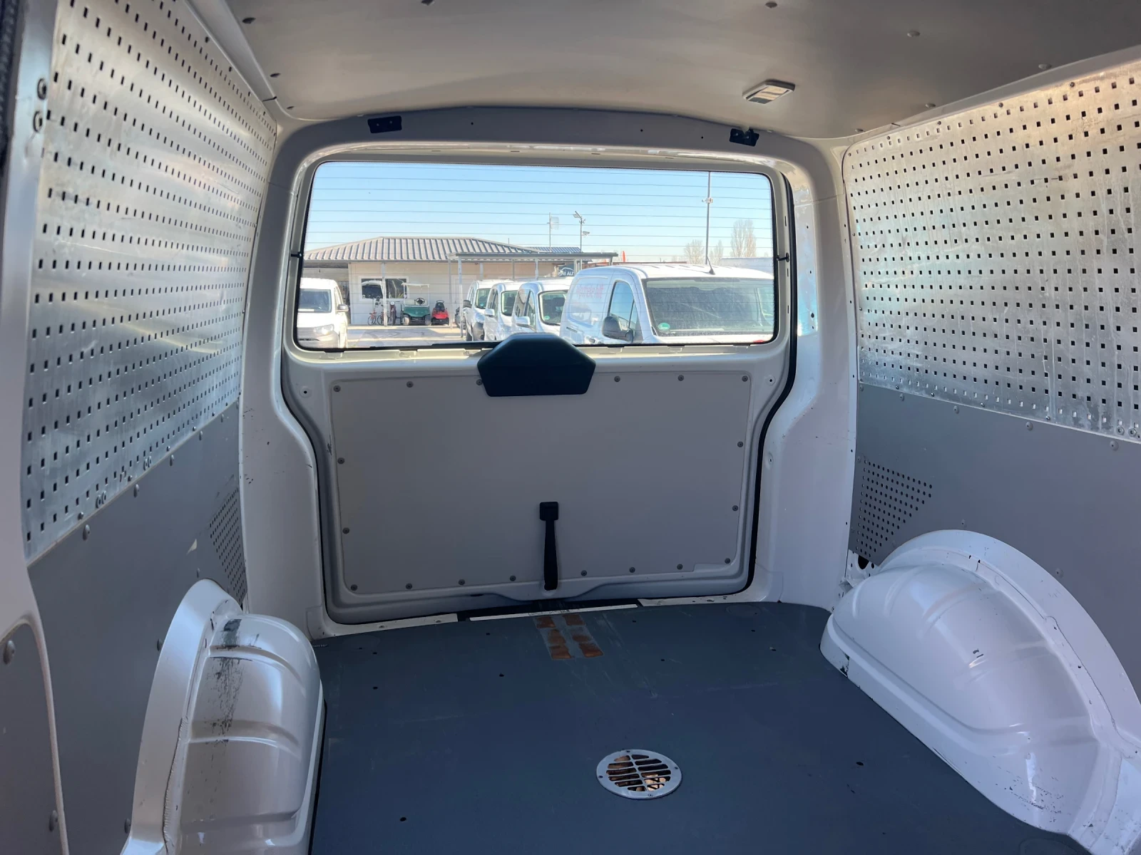 VW Transporter 2.0tdi-150к.с-Макси - изображение 8