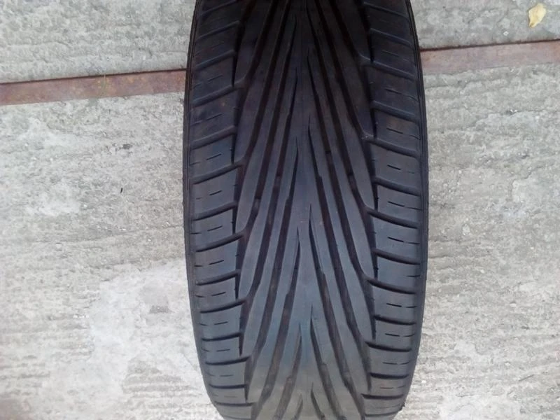 Гуми Летни 225/40R18, снимка 1 - Гуми и джанти - 18699891