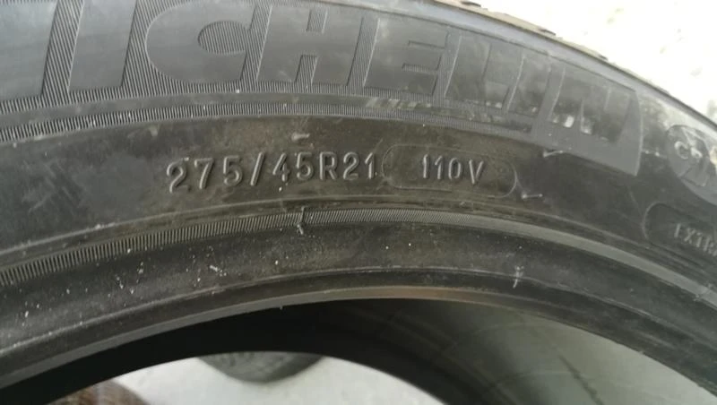 Гуми Зимни 275/45R21, снимка 9 - Гуми и джанти - 26747462