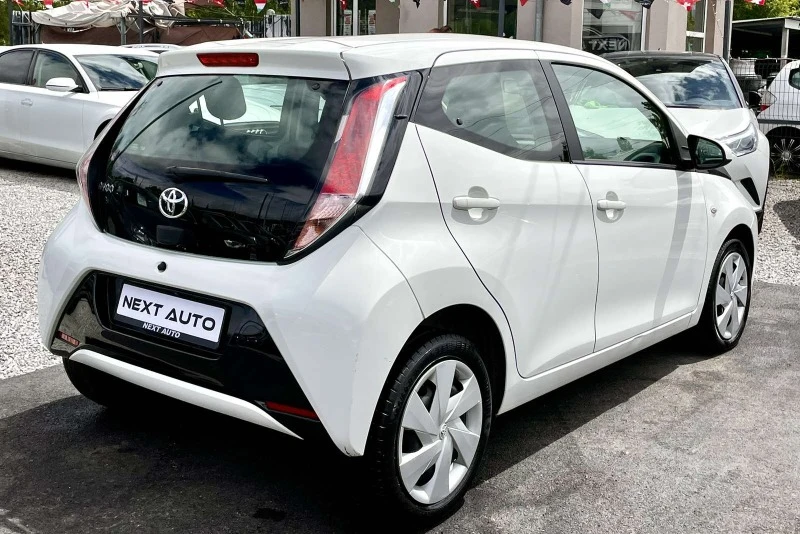 Toyota Aygo 1.0i 69HP , снимка 5 - Автомобили и джипове - 45671345