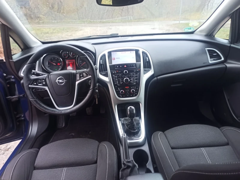 Opel Astra 1.7CDTI, снимка 11 - Автомобили и джипове - 48180258