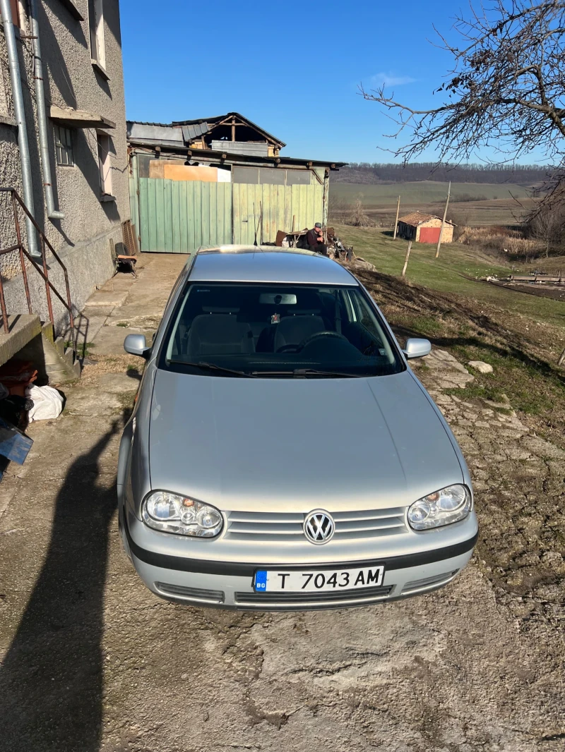 VW Golf, снимка 1 - Автомобили и джипове - 48546094