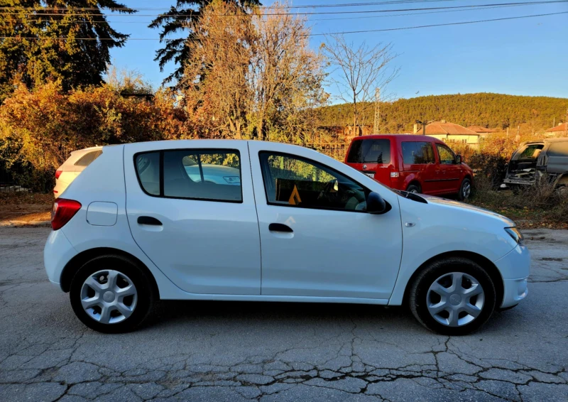 Dacia Sandero 1.5DCI NAVI, снимка 4 - Автомобили и джипове - 48716859